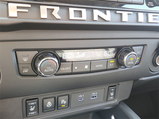 2025 Nissan Frontier Crew Cab SV photo 12