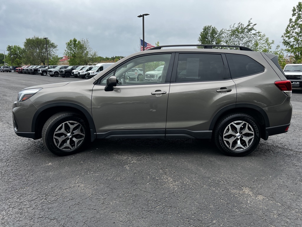 2020 Subaru Forester Premium photo 18