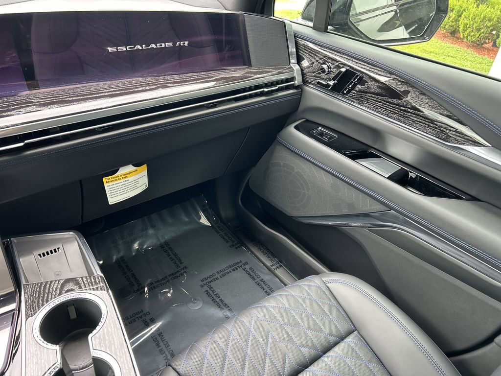 2026 Cadillac Escalade IQ Sport photo 15