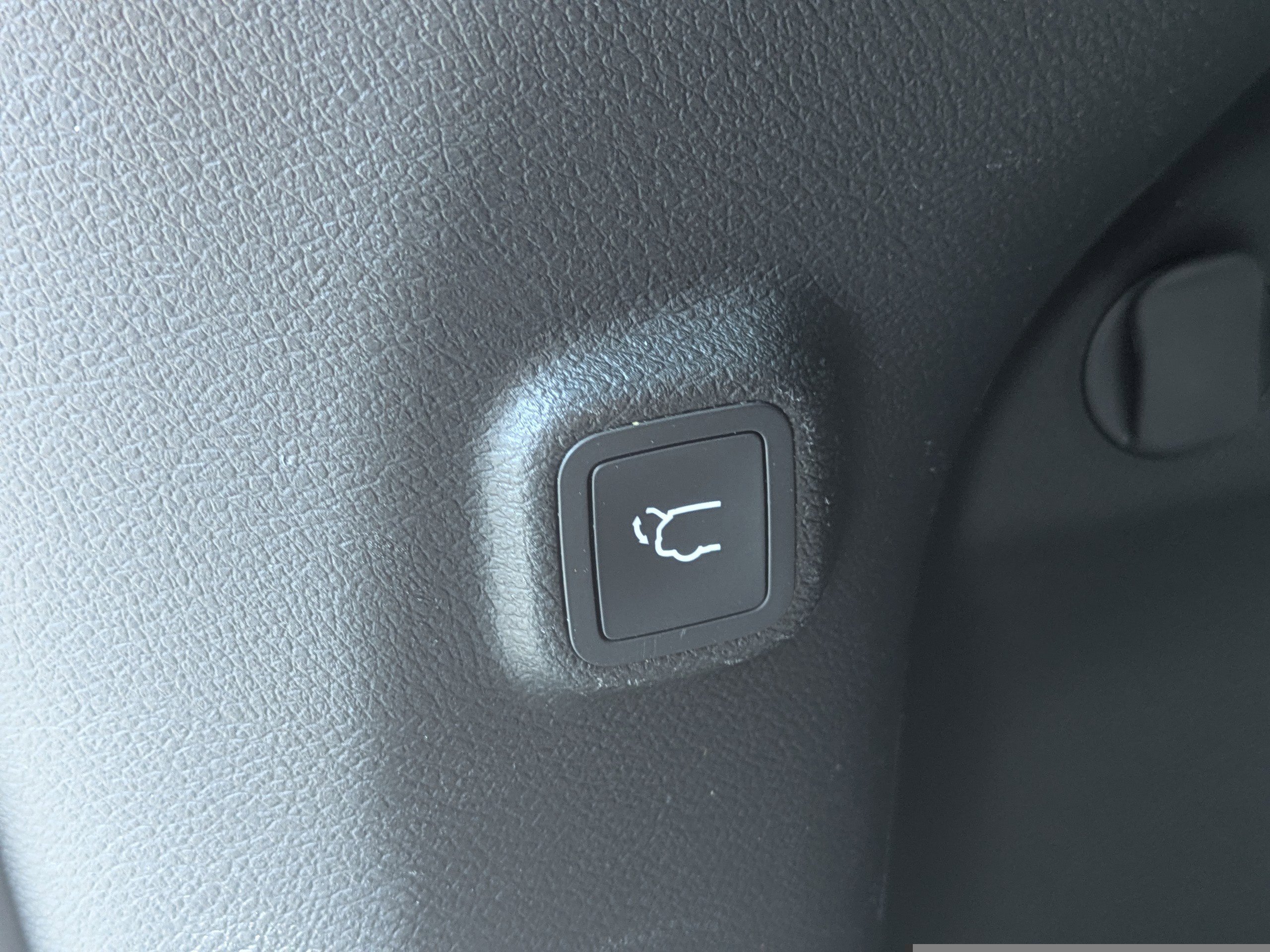 2023 Jeep Cherokee Altitude Lux photo 13