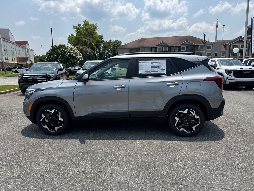 2025 Kia Seltos S photo 5