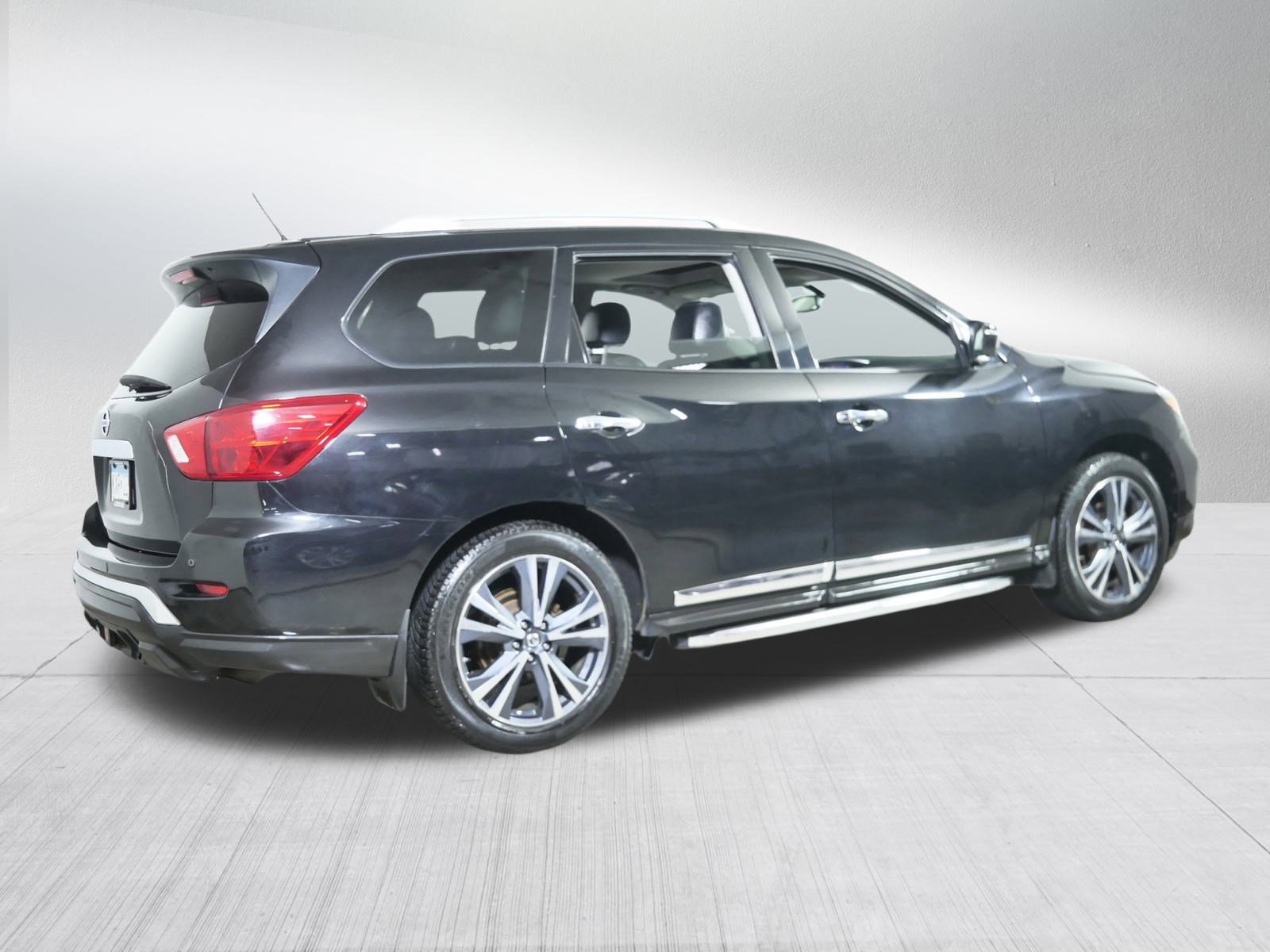 2018 Nissan Pathfinder Platinum photo 7