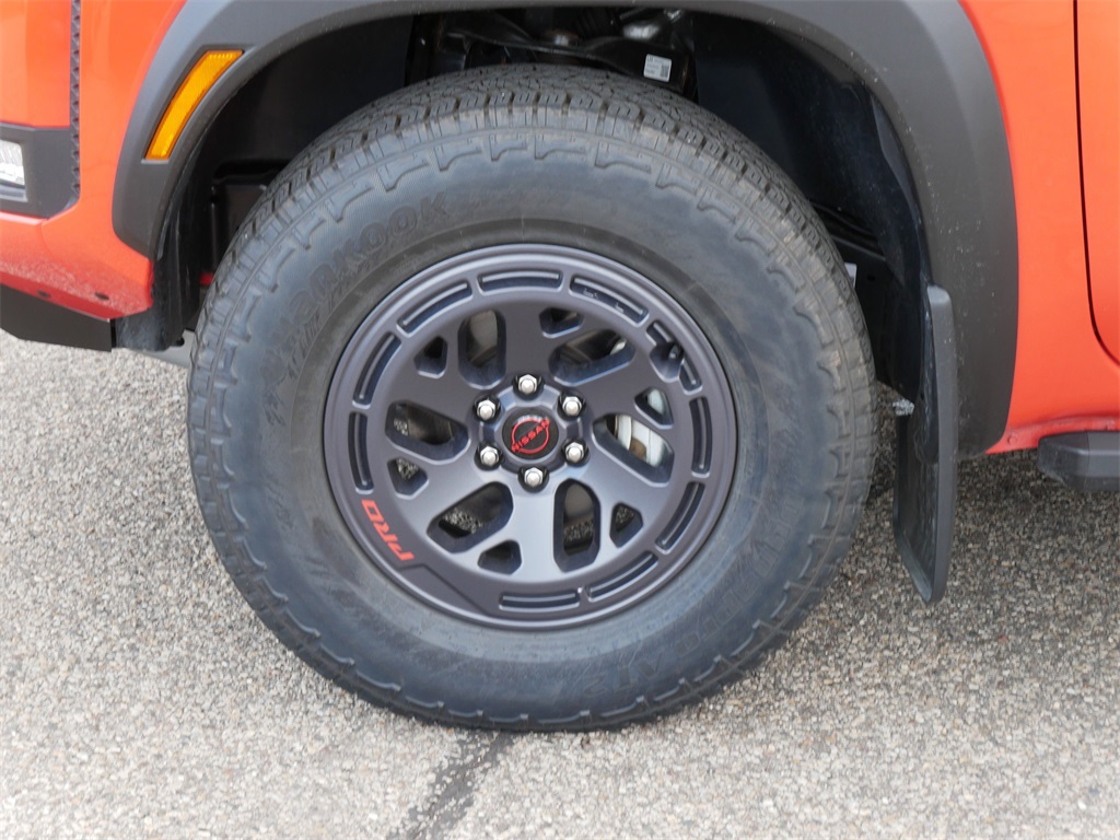 2025 Nissan Frontier Crew Cab PRO-4X photo 4