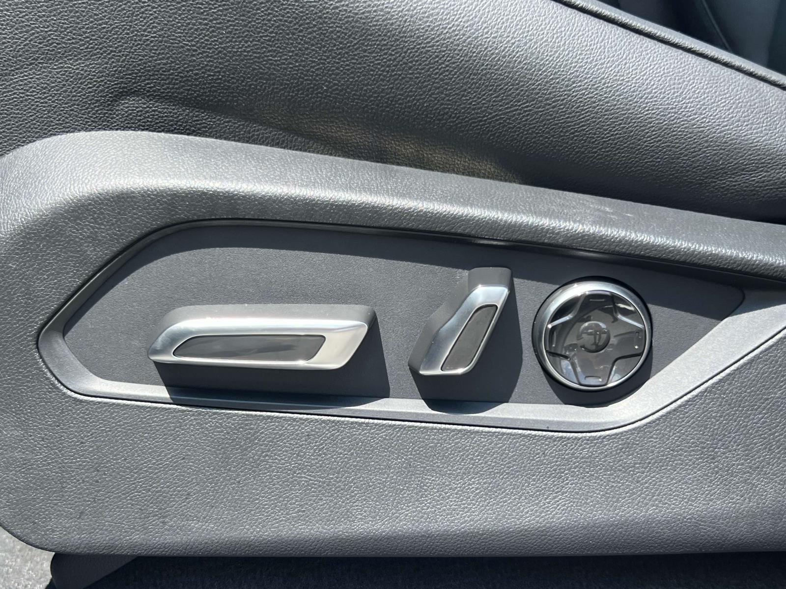 2025 Acura MDX SH-AWD photo 17