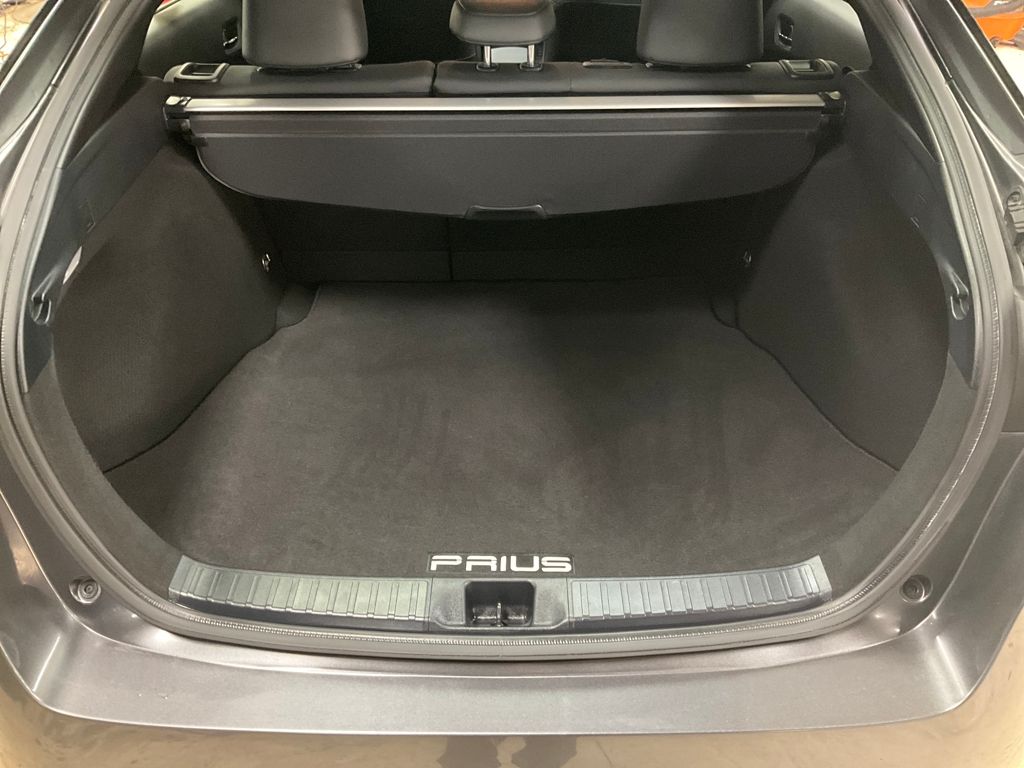 2016 Toyota Prius Two Eco Three Four Touring photo 4