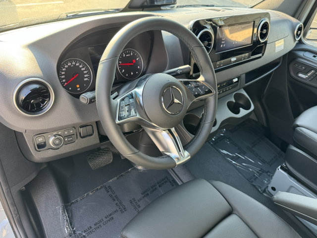 2025 Mercedes Benz Sprinter 2500 photo 8