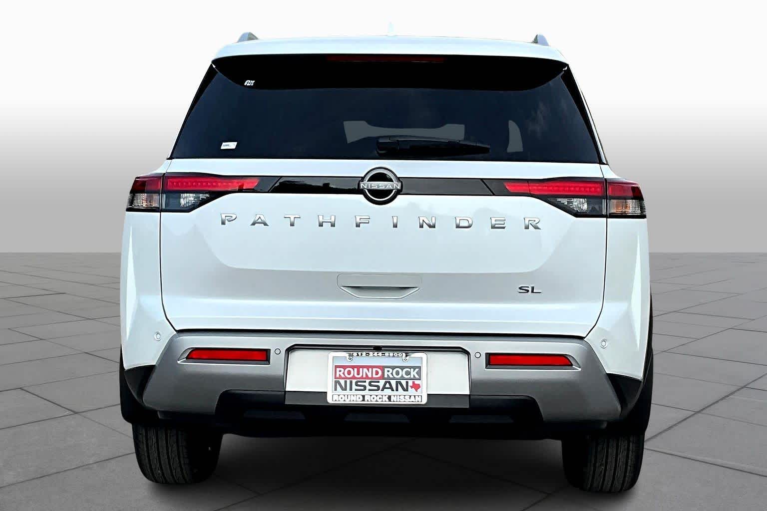 2025 Nissan Pathfinder SL photo 4
