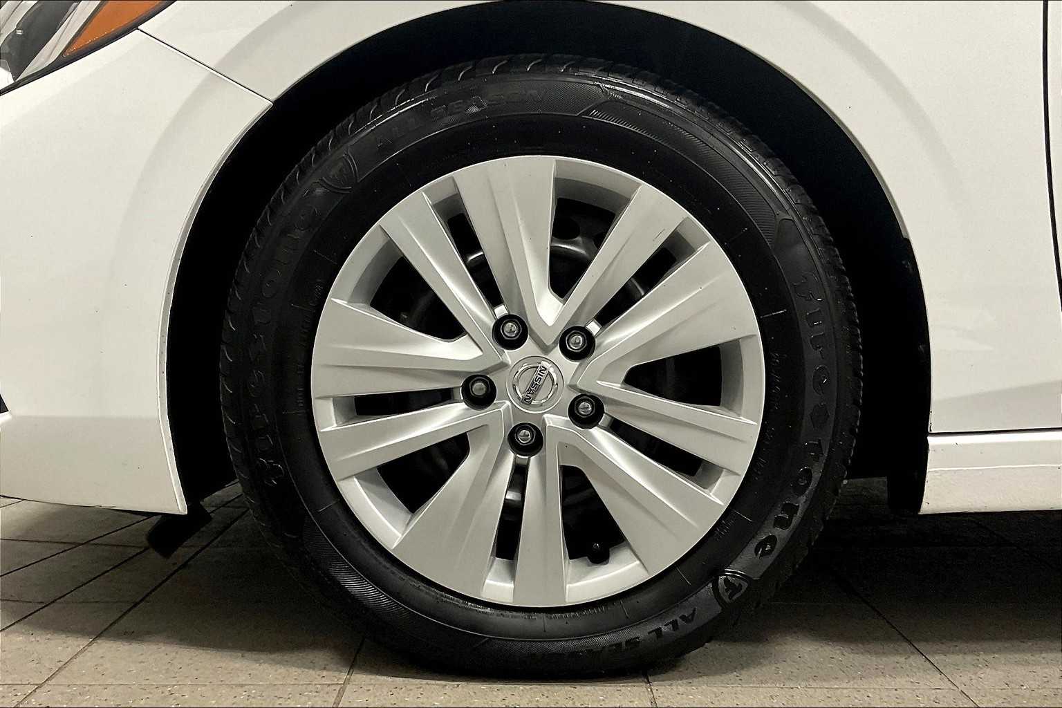 2022 Nissan Sentra S photo 7