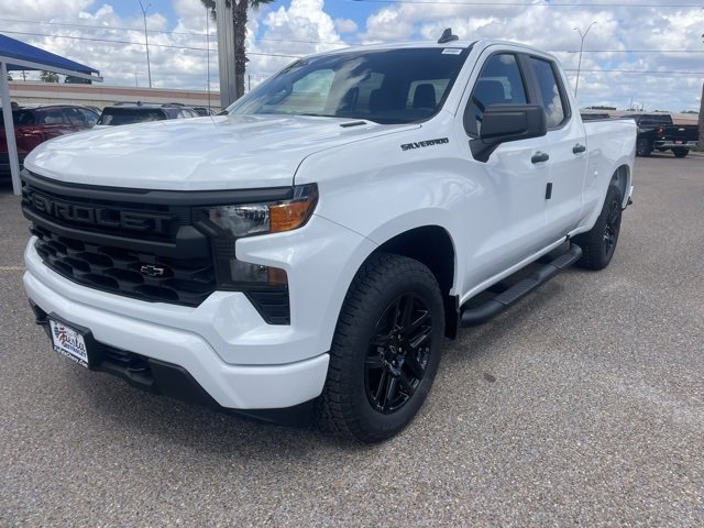 2026 Chevrolet Silverado 1500 Custom photo 3
