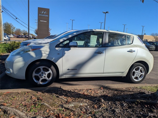 Used 2011 Nissan LEAF SL with VIN JN1AZ0CP6BT008899 for sale in Memphis, TN