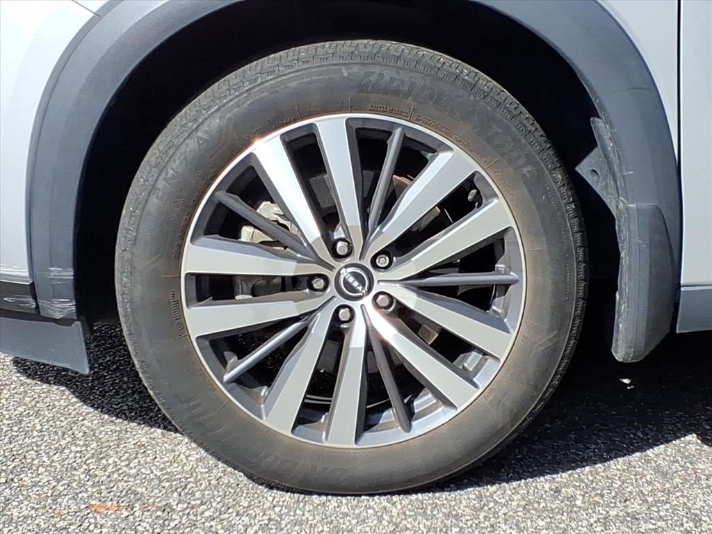 2022 Nissan Pathfinder Platinum photo 4