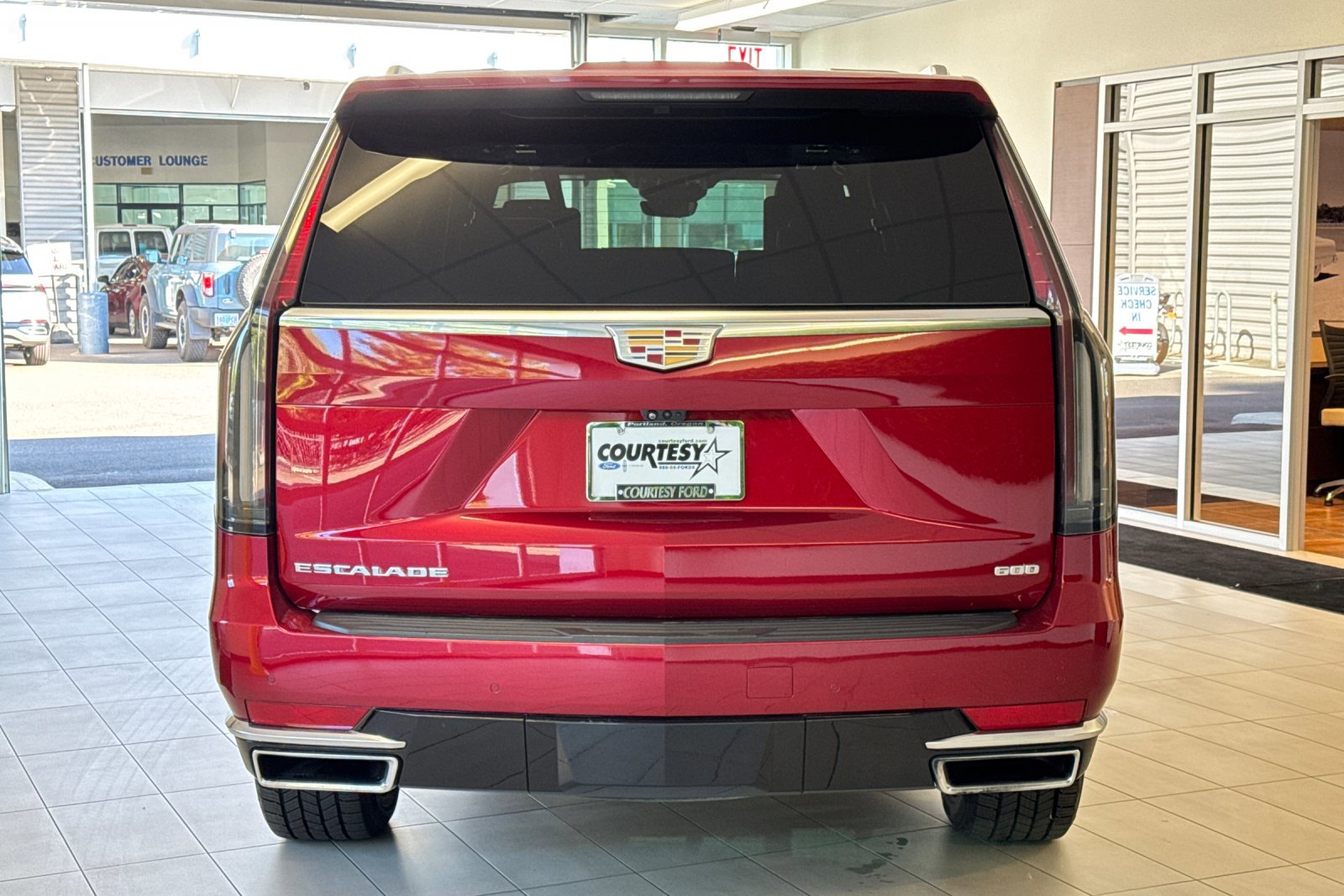 2023 Cadillac Escalade ESV Premium Luxury Platinum photo 3