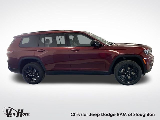 2025 Jeep Grand Cherokee Limited photo 2