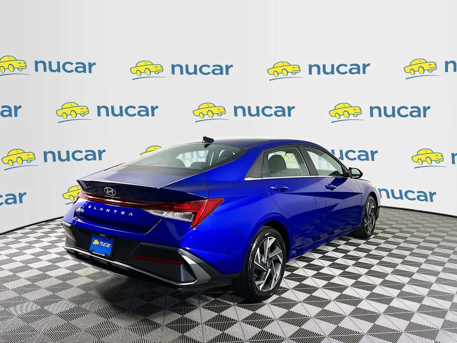 2024 Hyundai Elantra SEL Convenience photo 7