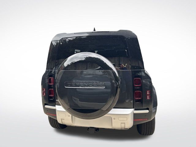 2025 Land Rover Defender 110 S photo 2