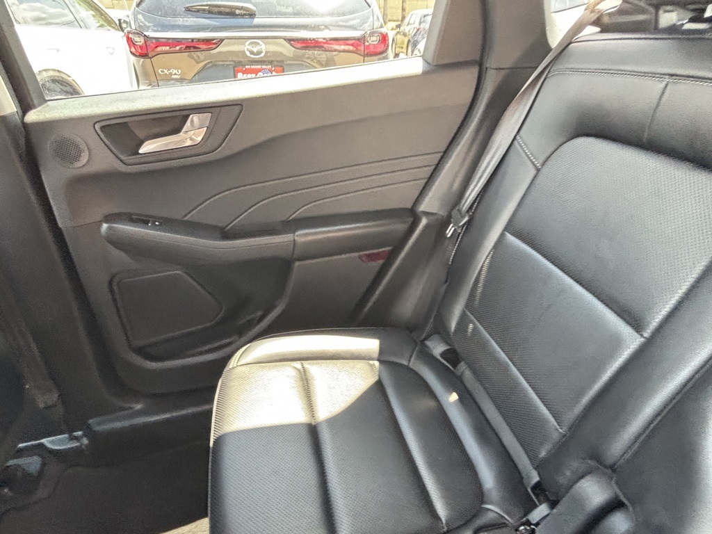 2021 Ford Escape SEL photo 18