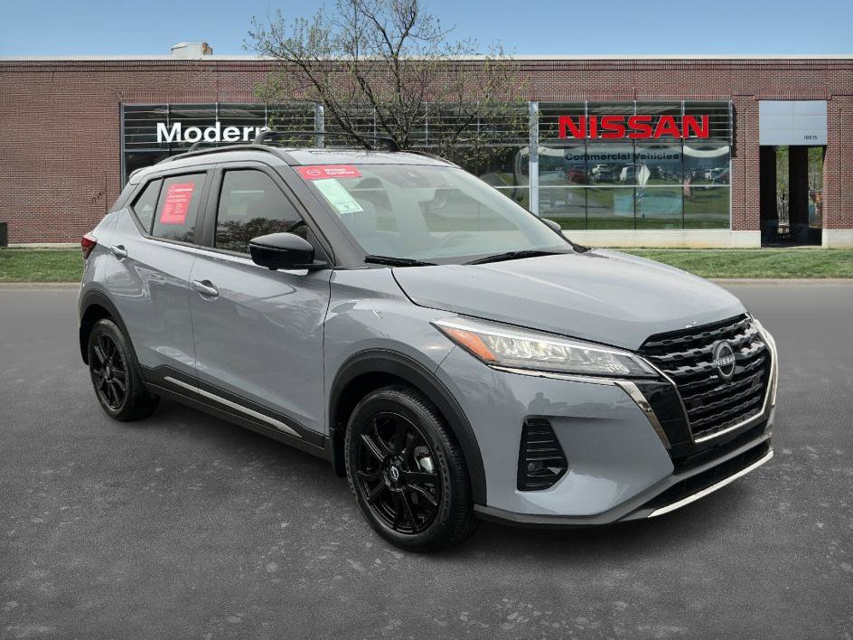 2024 Nissan Kicks SR photo 3