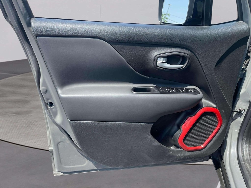 2023 Jeep Renegade Trailhawk photo 18