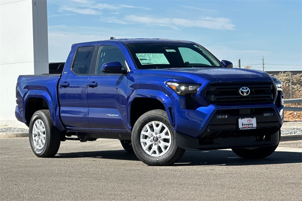 2025 Toyota Tacoma SR5 4x4 Double Cab photo 2