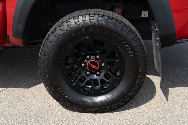 2017 Toyota Tacoma TRD Pro photo 9