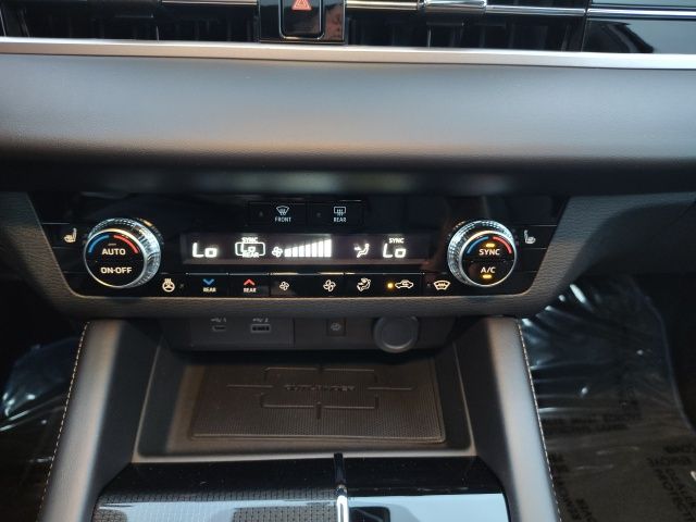 2025 Mitsubishi Outlander PHEV SEL photo 21