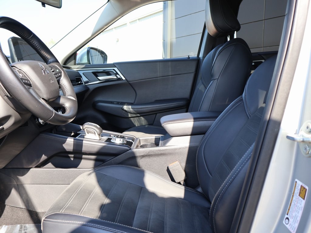 2024 Mitsubishi Outlander SE photo 24