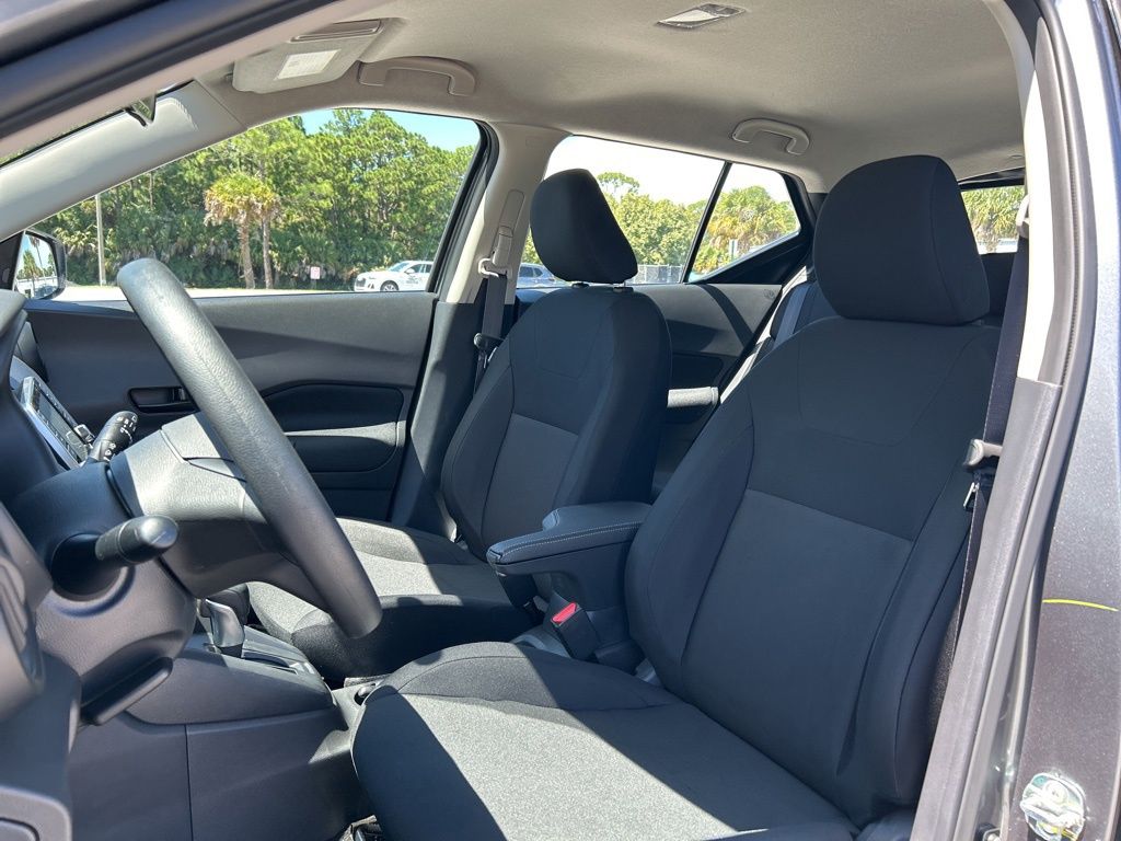2025 Nissan Kicks Play S photo 10