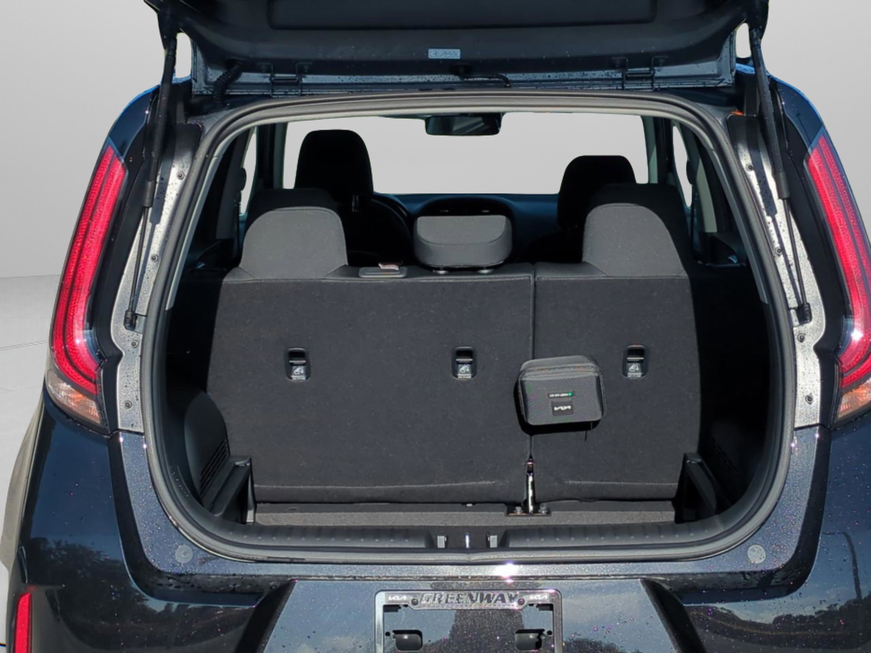 2025 Kia Soul LX photo 13