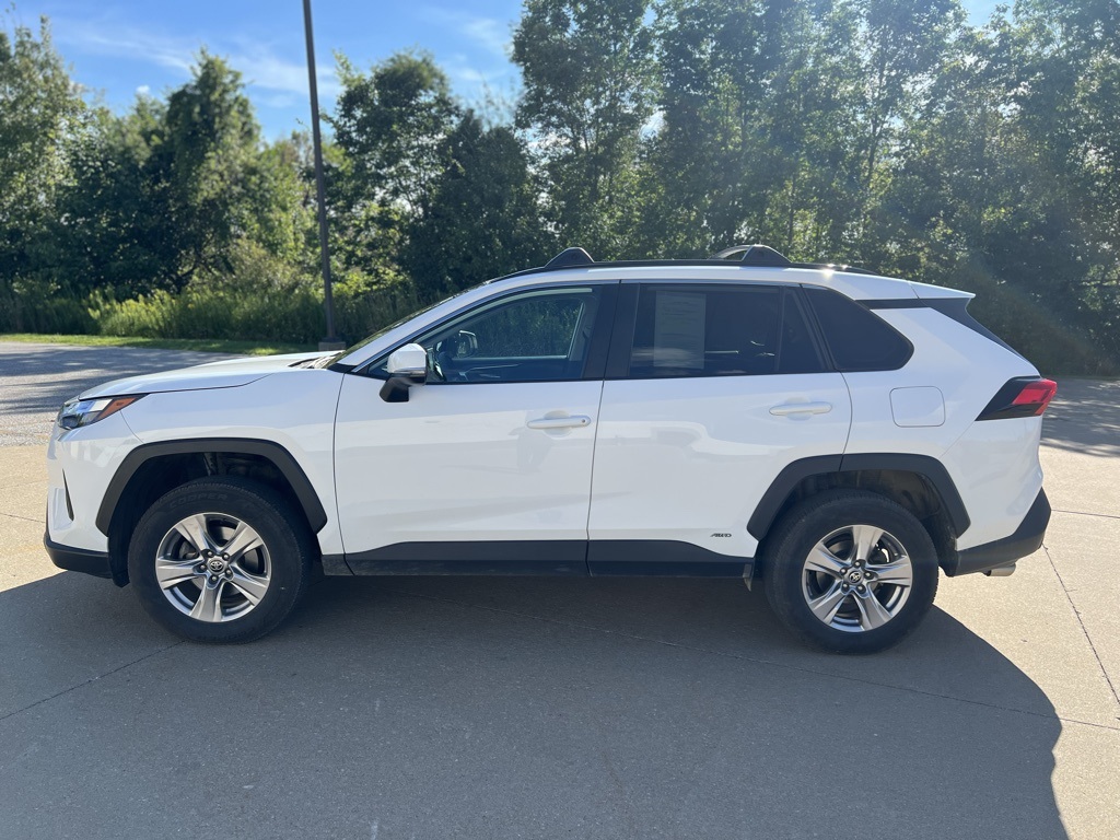 Used 2022 Toyota RAV4 XLE with VIN 2T3RWRFV7NW133404 for sale in Kansas City
