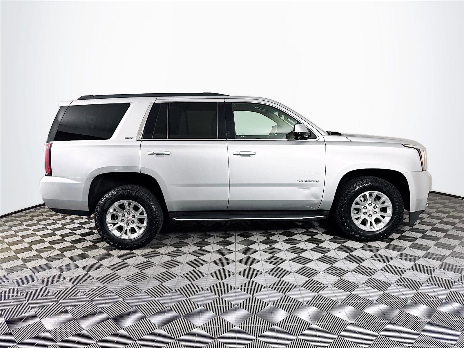 2017 Gmc Yukon SLT photo 8