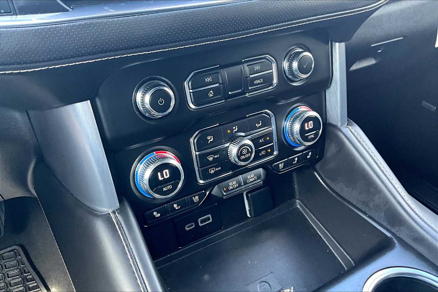 2023 Gmc Yukon SLT photo 31