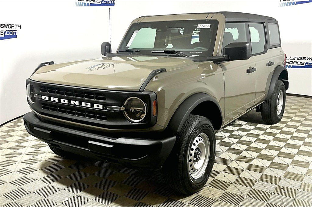 2025 Ford Bronco 4-Door Base's photo
