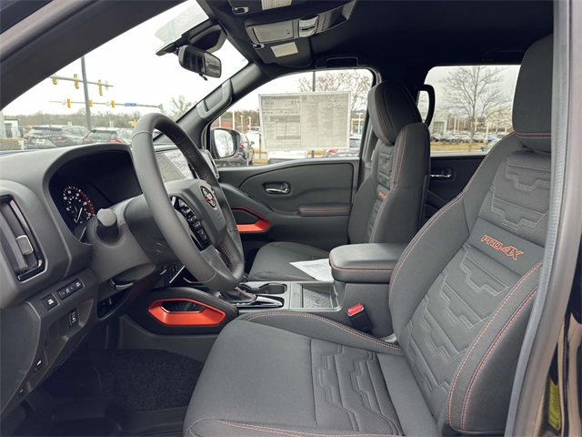 2025 Nissan Frontier Crew Cab PRO-4X photo 6