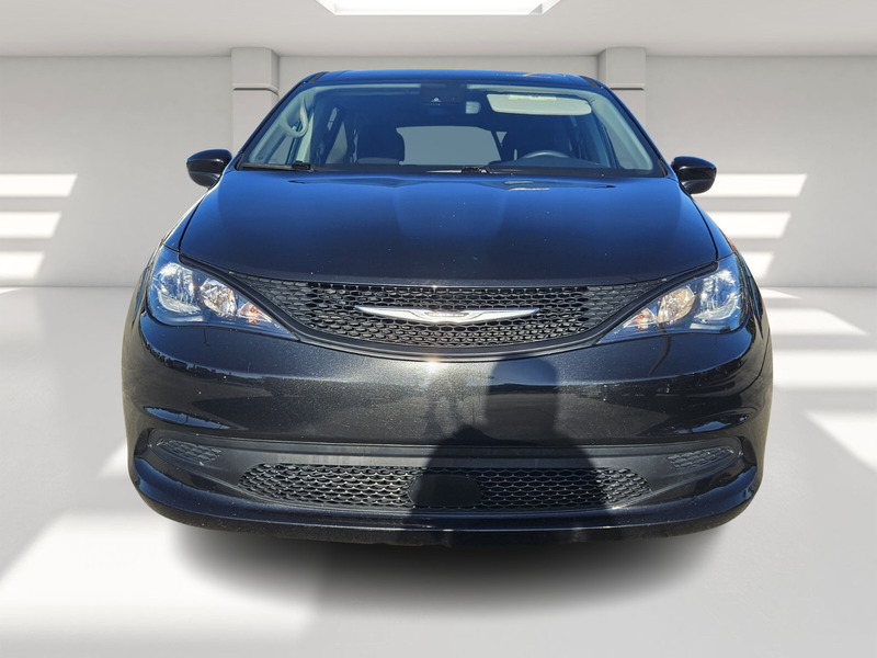 2023 Chrysler Voyager LX photo 5