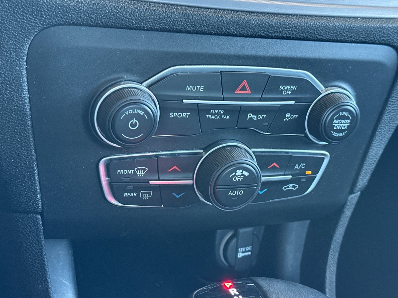 2023 Dodge Charger R/T photo 18