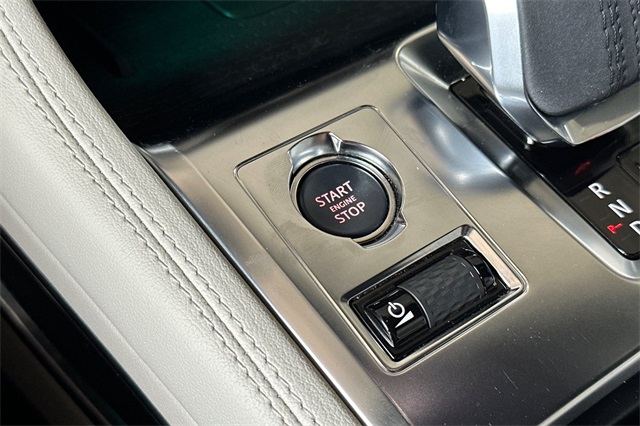 2025 Jaguar F-PACE P250 R-Dynamic S photo 19