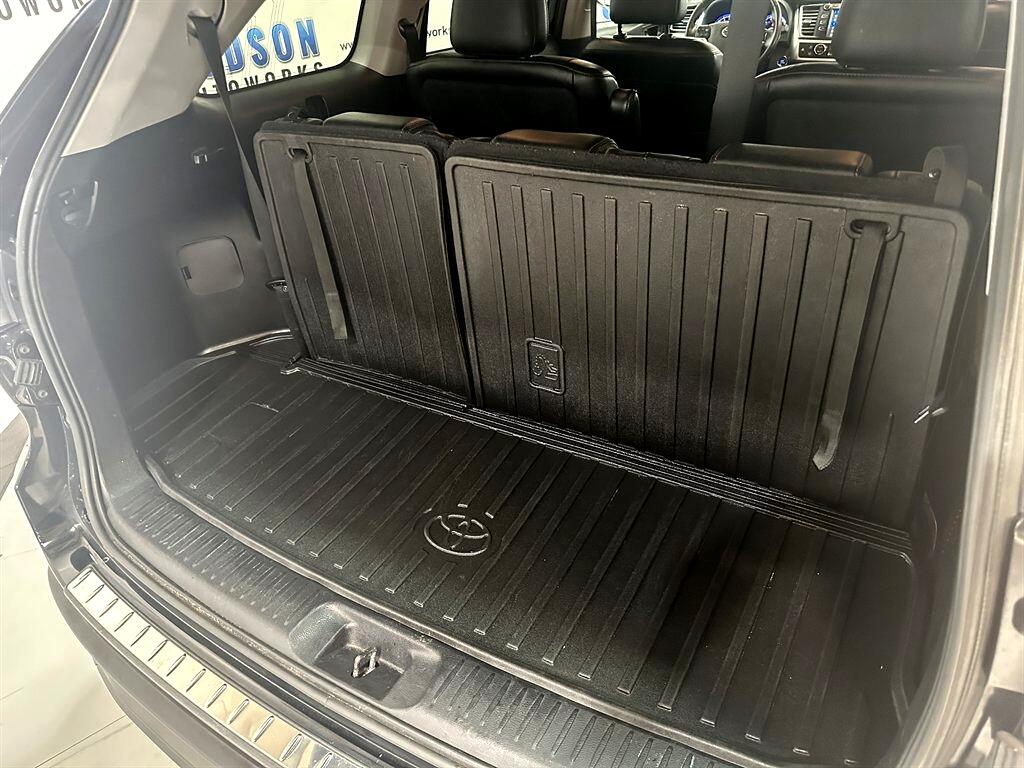 2018 Toyota Highlander XLE photo 32