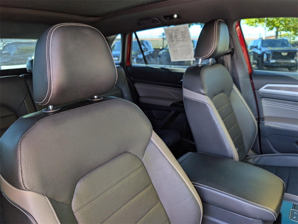 2022 Volkswagen Atlas Cross Sport V6 SEL Premium R-Line photo 20