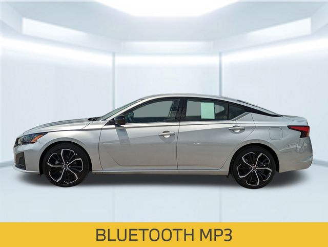 2023 Nissan Altima 2.5 SR photo 2