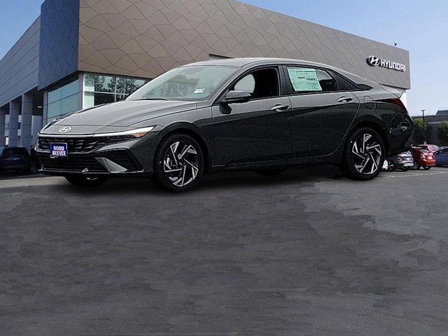 2025 Hyundai Elantra SEL's photo