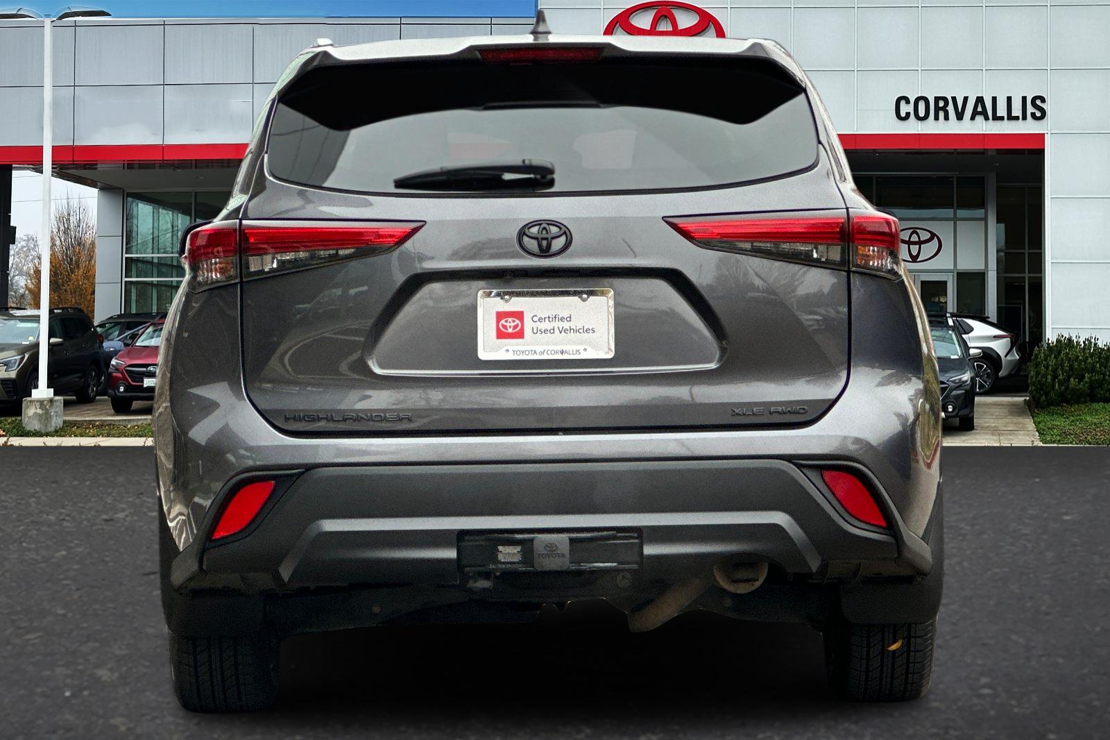 2020 Toyota Highlander XLE photo 3