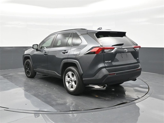 2020 Toyota RAV4 XLE photo 7