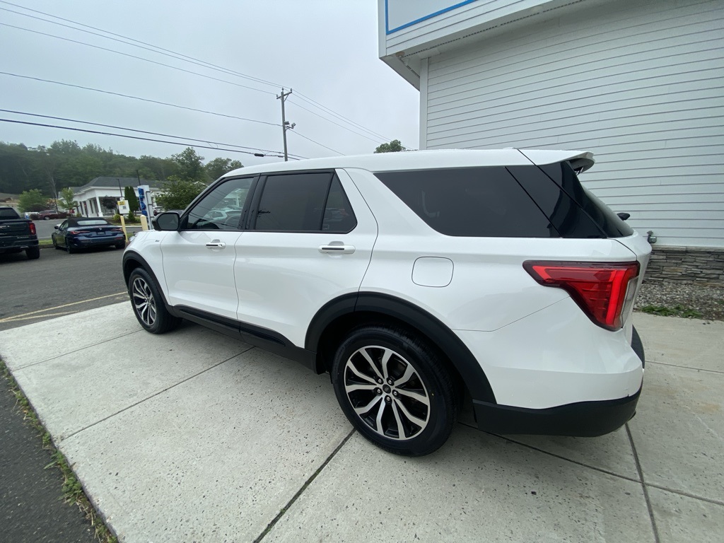 2022 Ford Explorer ST-Line photo 5