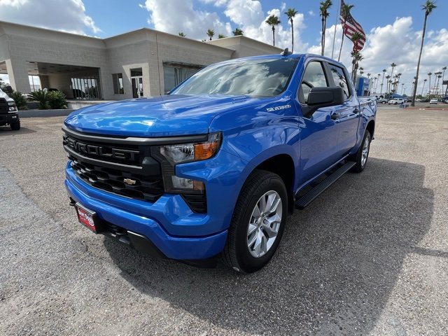 2025 Chevrolet Silverado 1500 Custom photo 2