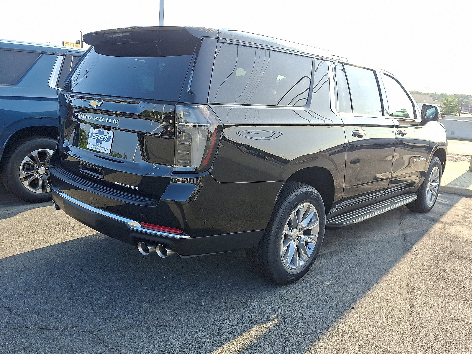 2025 Chevrolet Suburban Premier photo 4