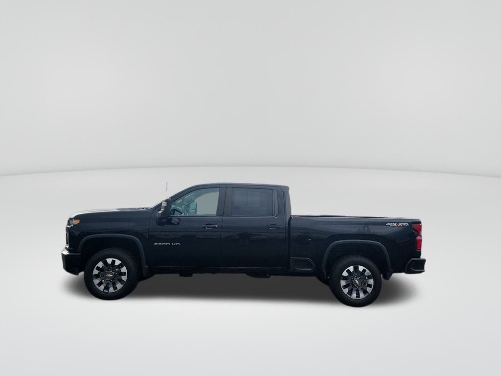 2021 Chevrolet Silverado 2500HD Custom photo 2