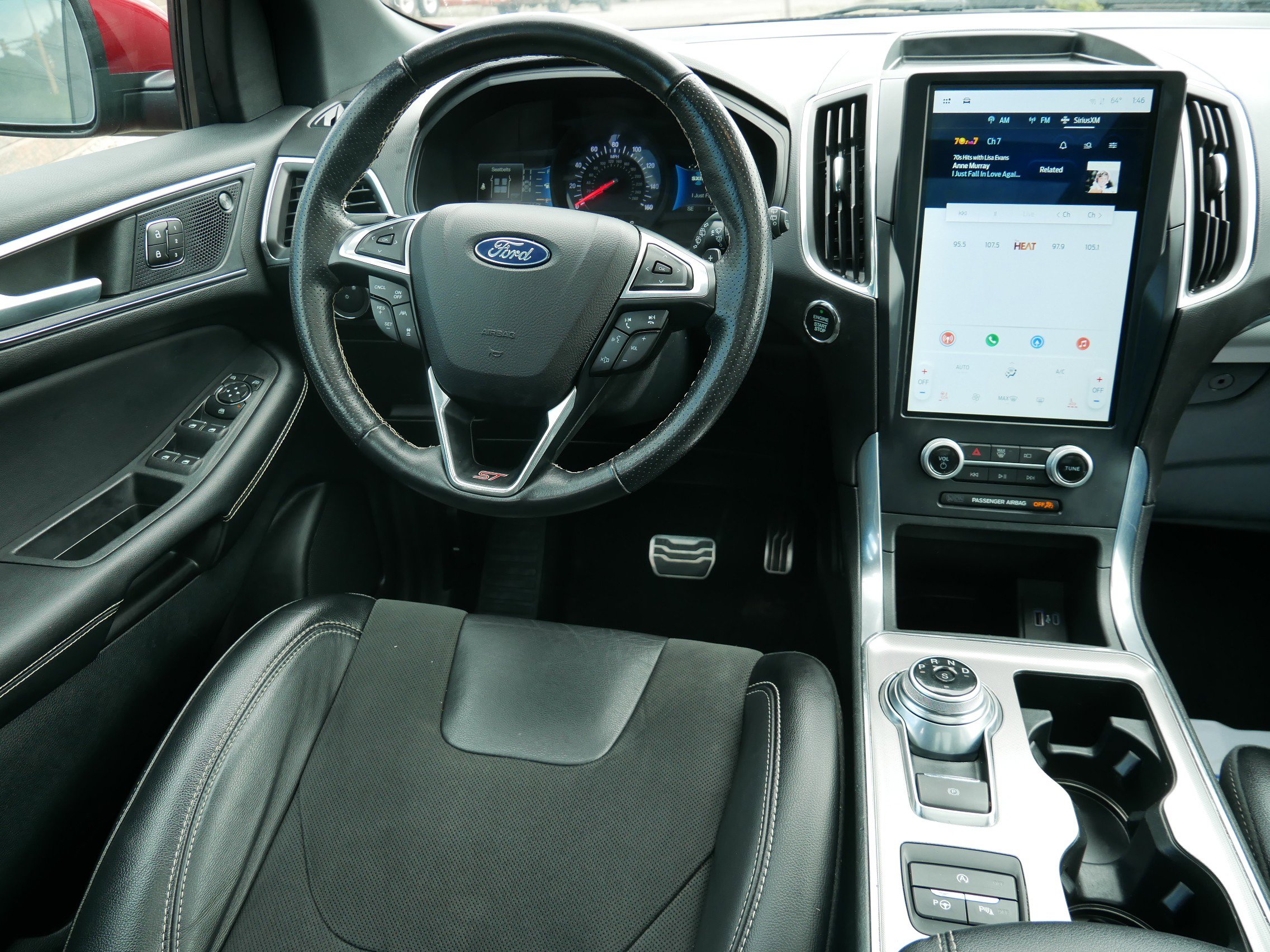 2022 Ford Edge ST photo 16