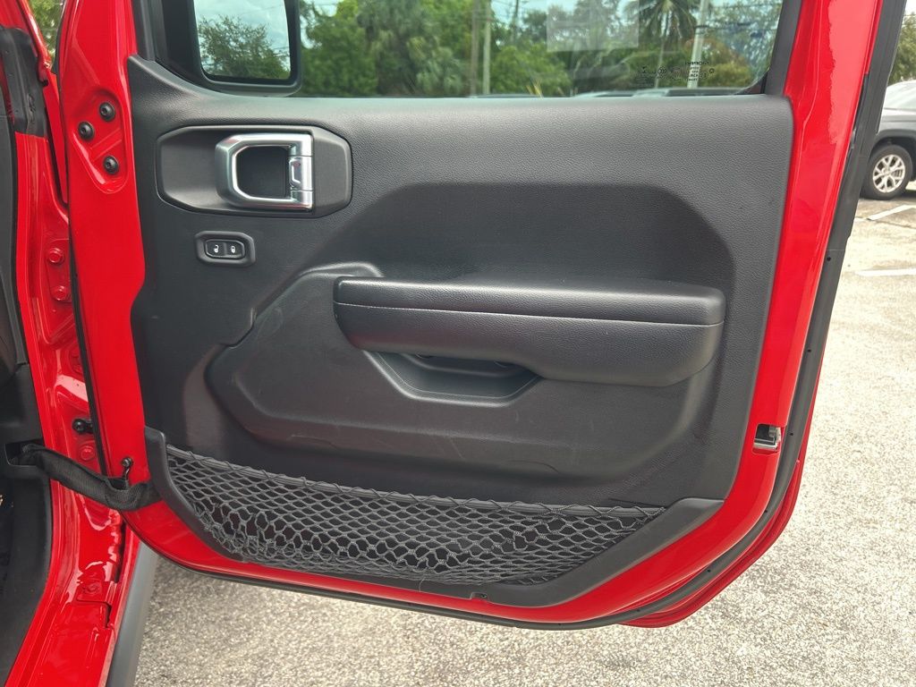 2021 Jeep Wrangler Rubicon photo 29