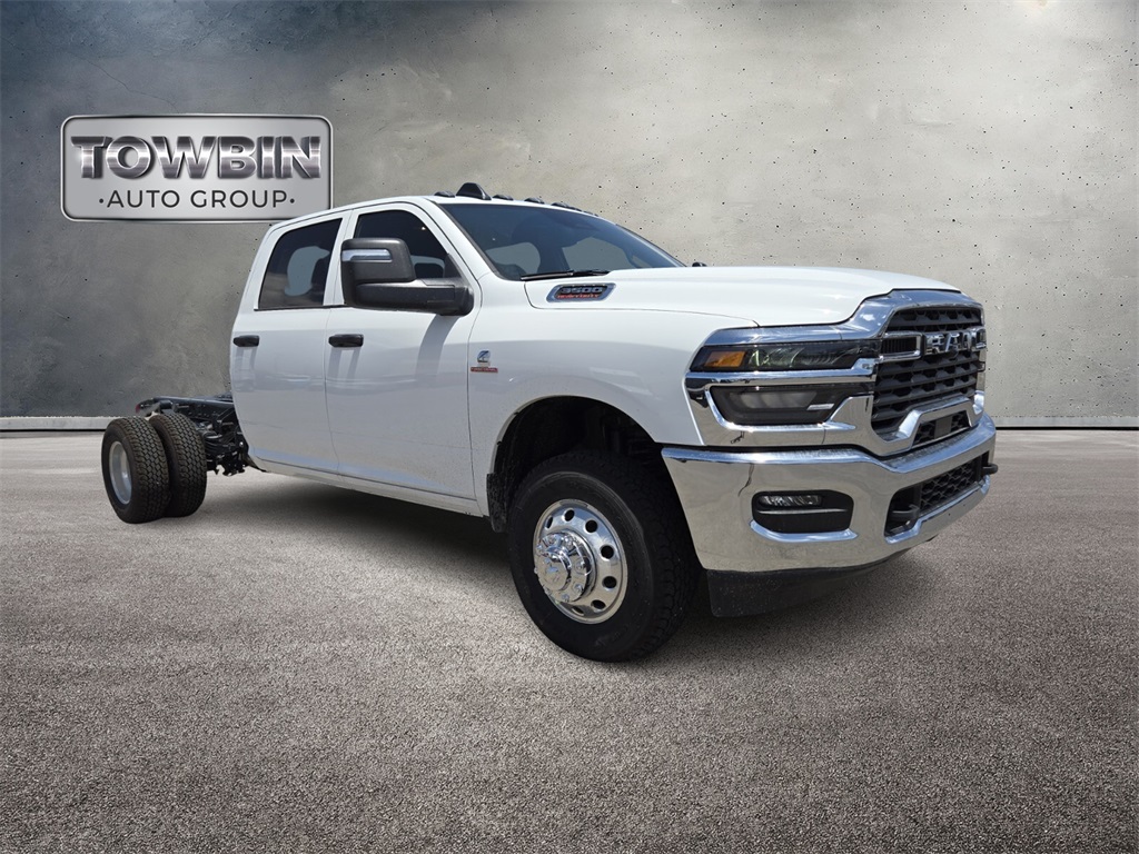 2025 Ram 3500 Tradesman photo 2