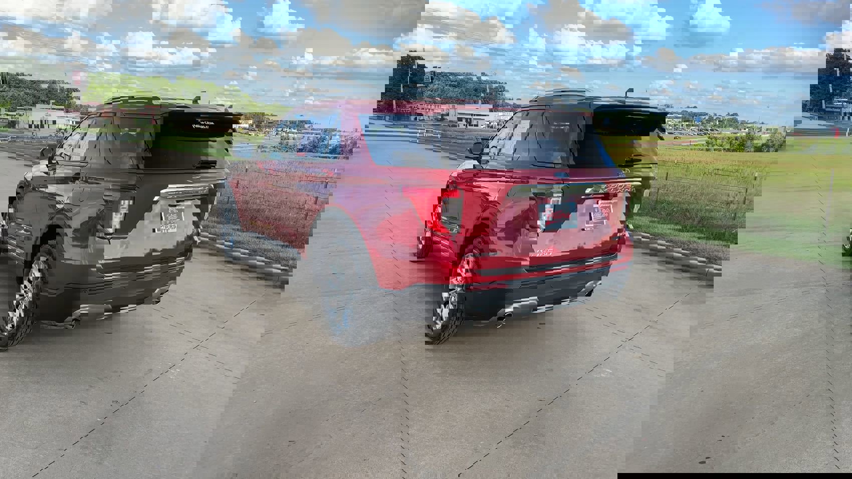 2024 Ford Explorer Limited photo 4